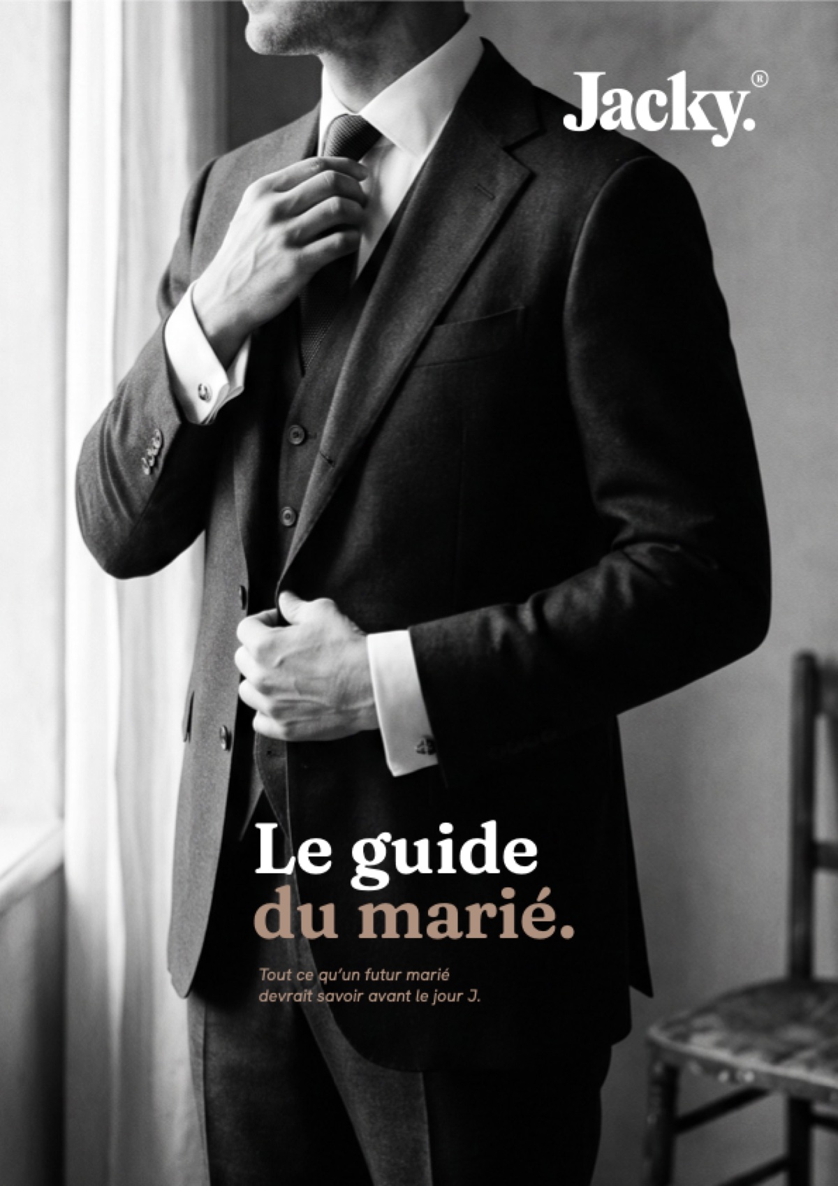 La couverture du guide du marié : un marié en costume trois pièces ajuste sa cravate